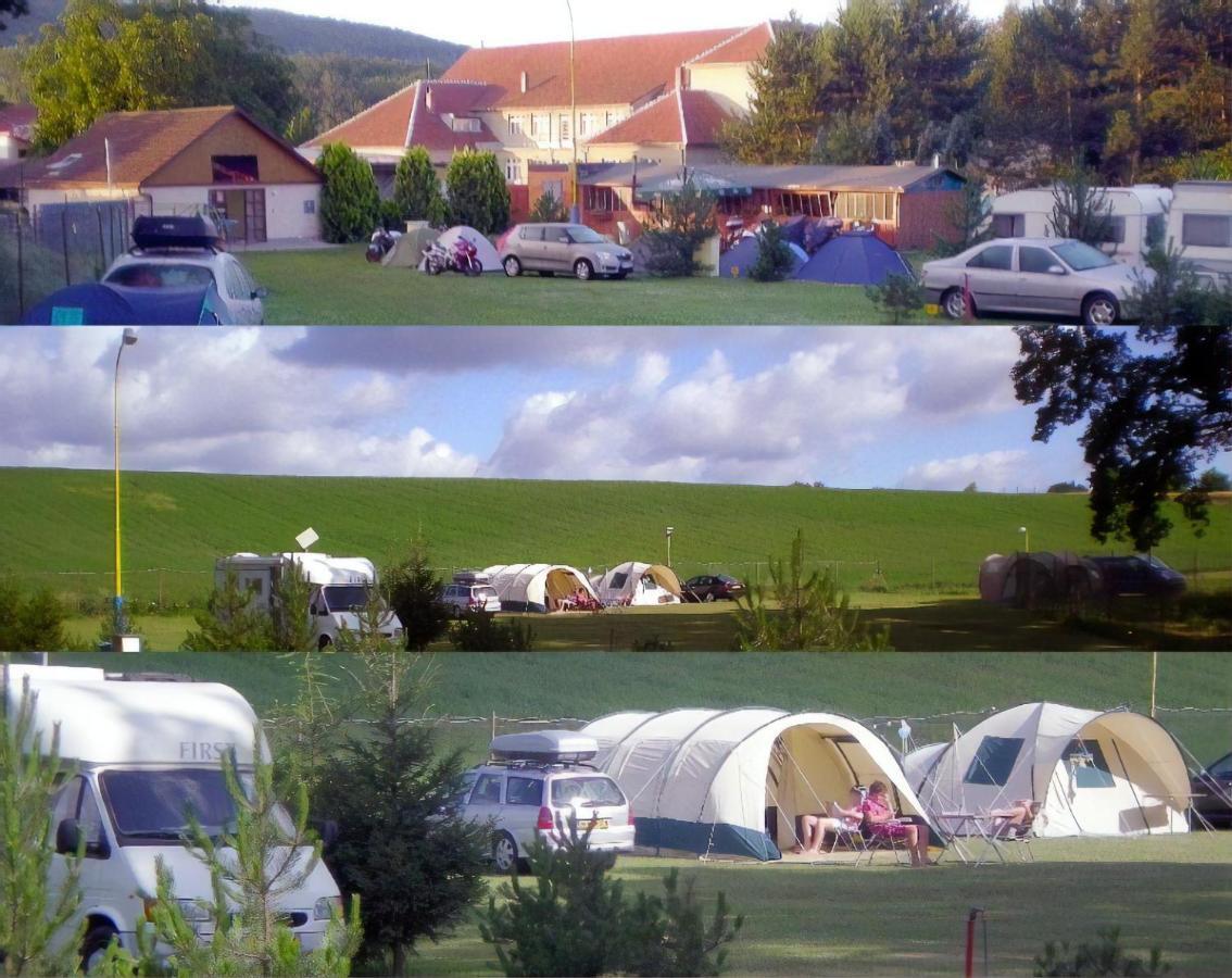 ホテルCamp Oaza Chudcice エクステリア 写真